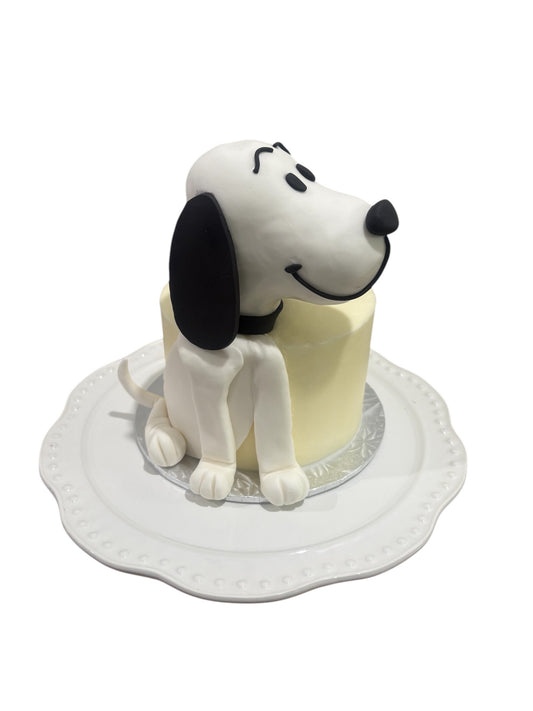 SNOOPY'S SWEET EMBRACE CAKE