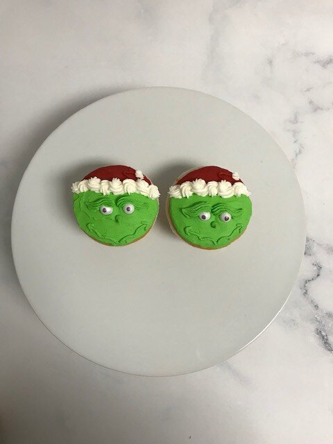 GRINCH CUPCAKES