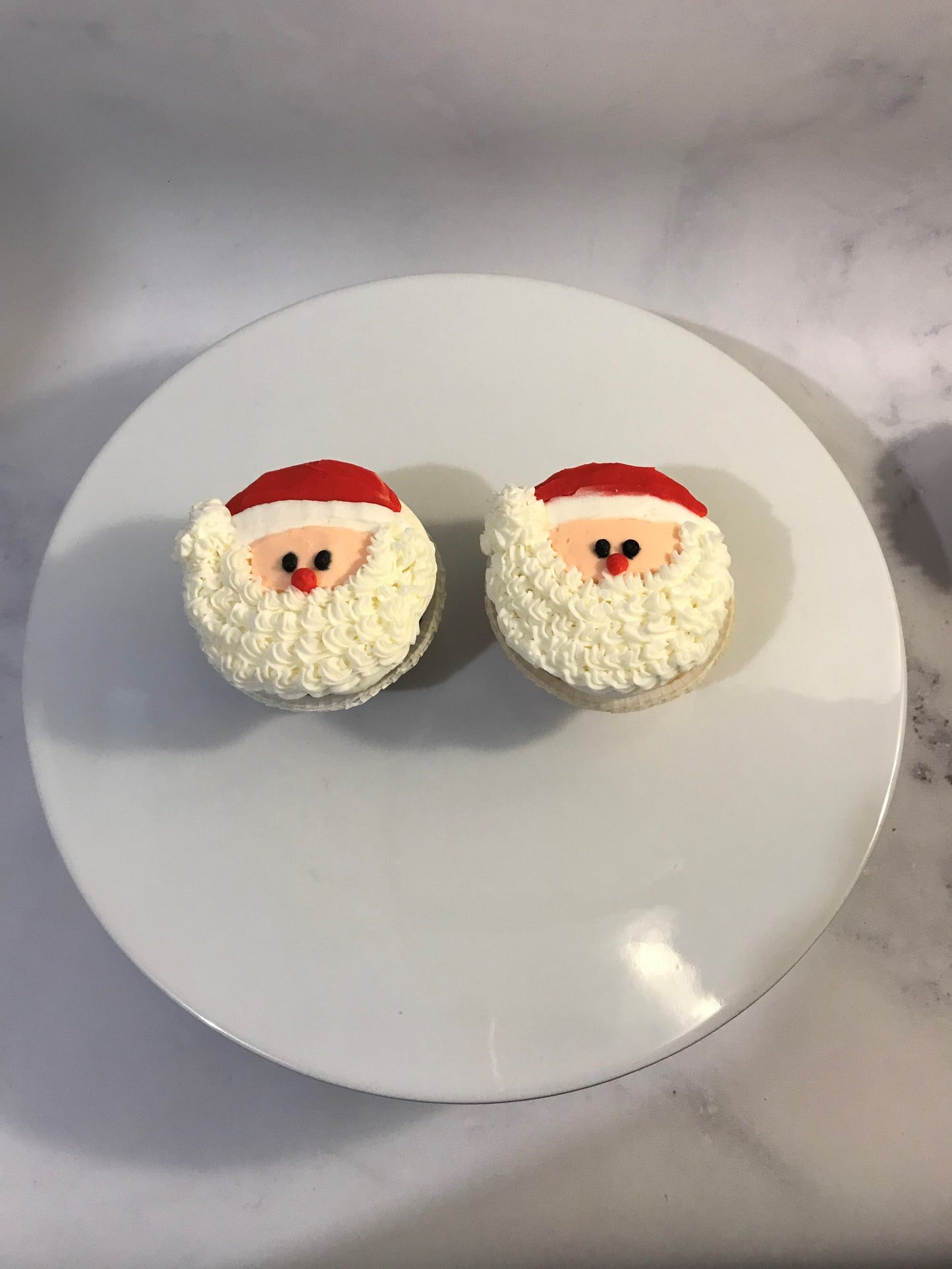 SANTA CUPCAKES