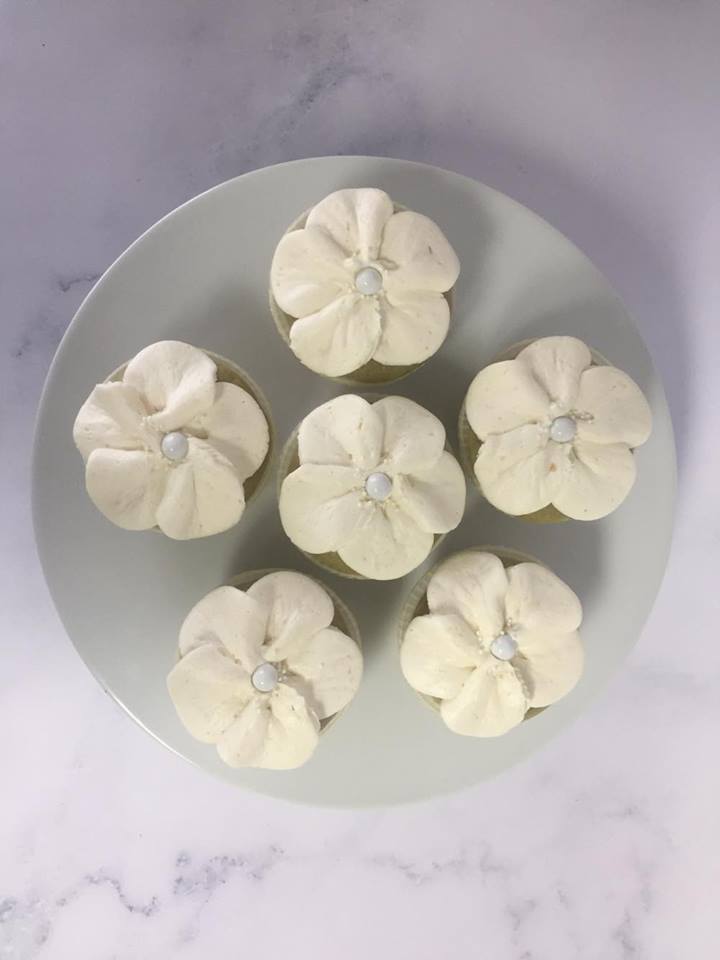 GLUTEN FRIENDLY VANILLA CREAM CHEESE CUPCAKE PACKAGE